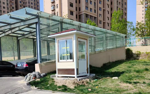 金屬雕花板崗?fù)? alt=