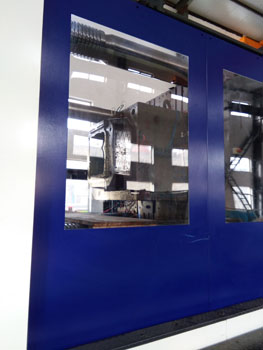 塑料垃圾桶生產車間